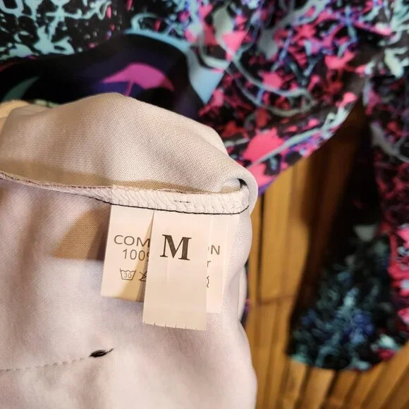 Among Us Kid's Hoodie Sweatshirt Medium Paint Splatter NEW - Picture 6 of 8